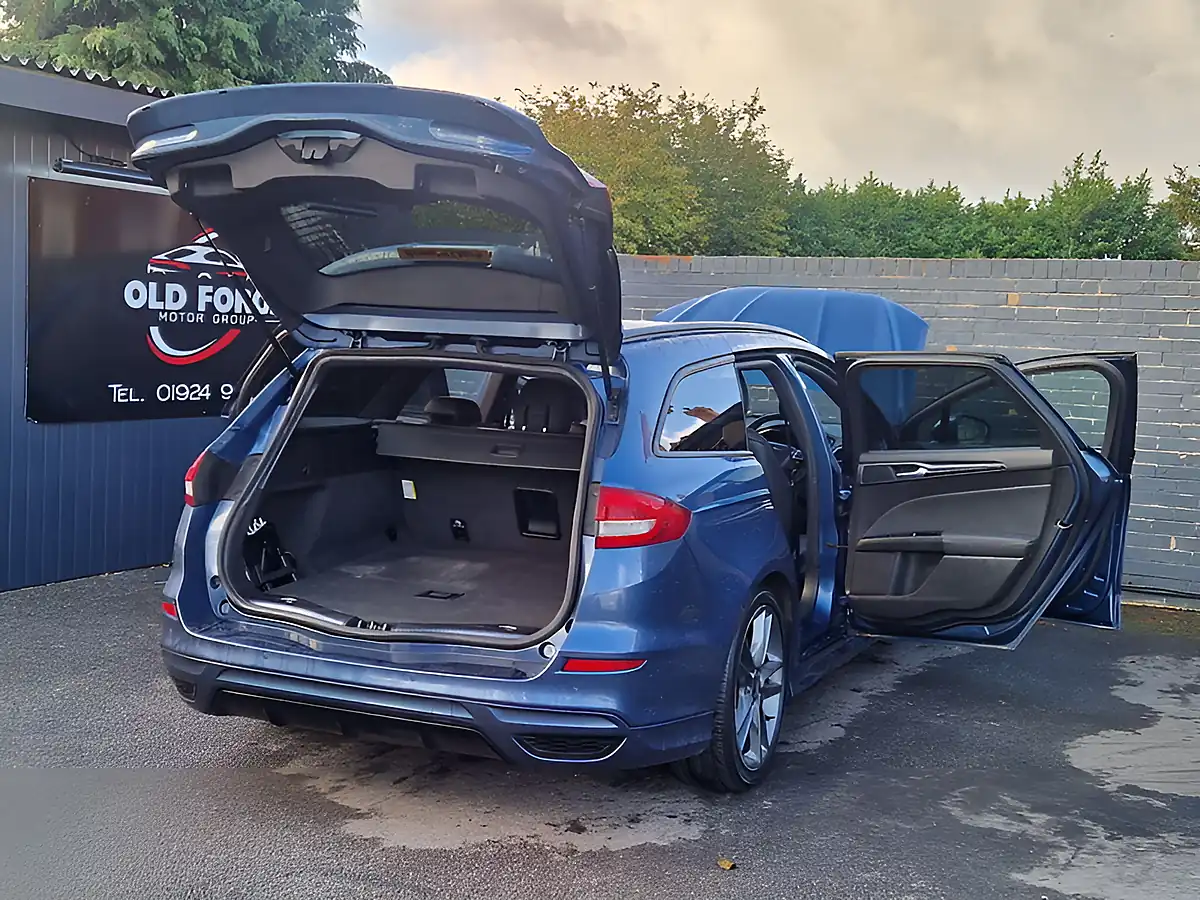 Used 2018 Ford Mondeo ST-Line Edition Blue - Interior and Exterior details 12