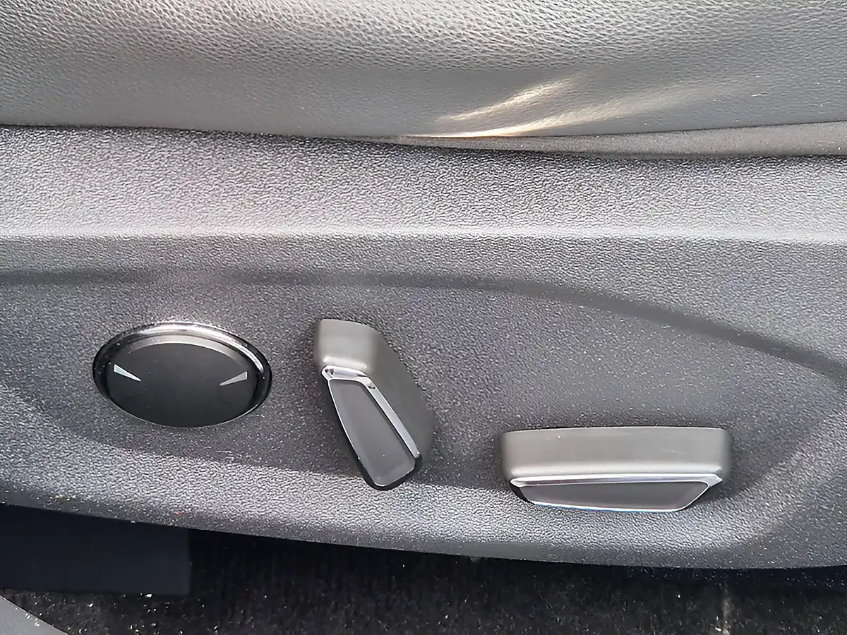 Used 2018 Ford Mondeo ST-Line Edition Blue - Interior and Exterior details 14