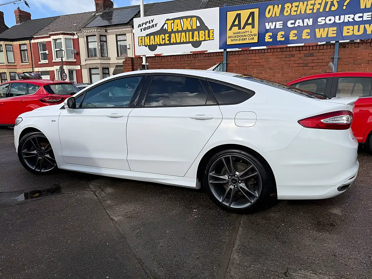 Used 2018 Ford Mondeo ST-Line Edition White - Interior and Exterior details 7