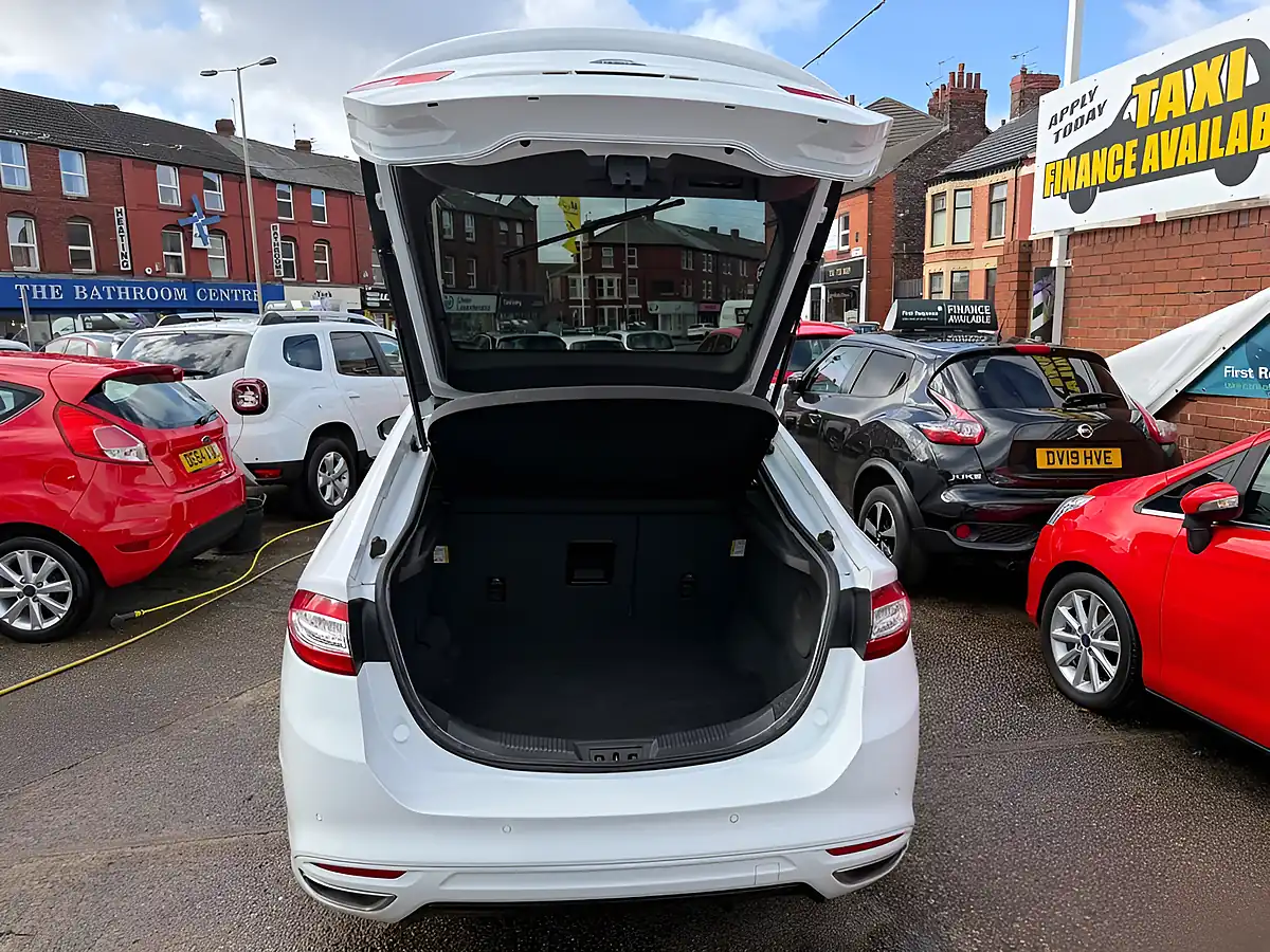 Used 2018 Ford Mondeo ST-Line Edition White - Interior and Exterior details 9