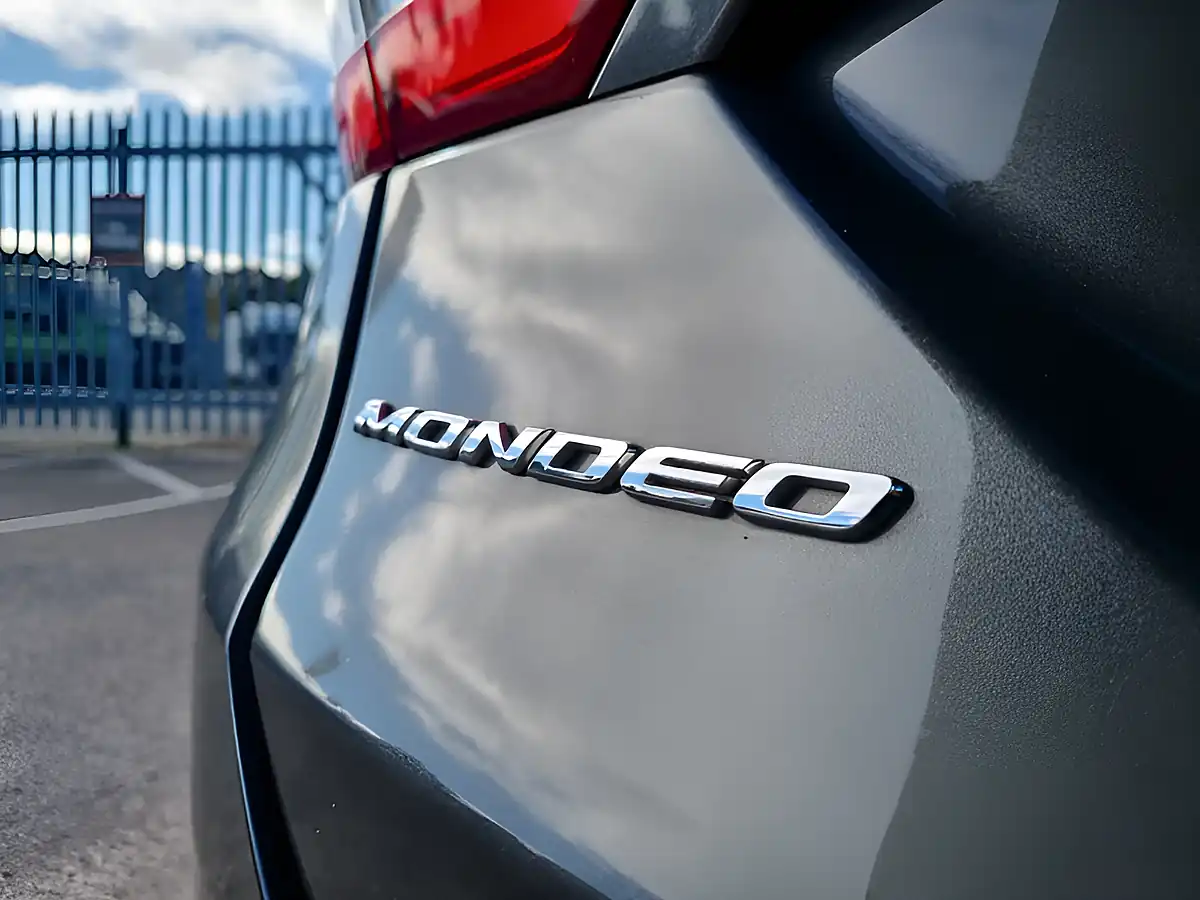Used 2018 Ford Mondeo ST-Line Magnetic Grey Metallic - Interior and Exterior details 15