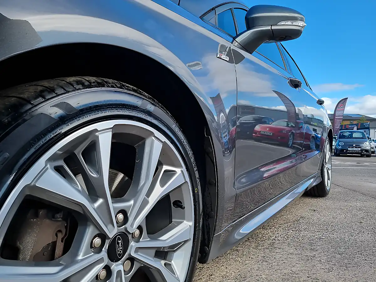 Used 2018 Ford Mondeo ST-Line Magnetic Grey Metallic - Interior and Exterior details 8