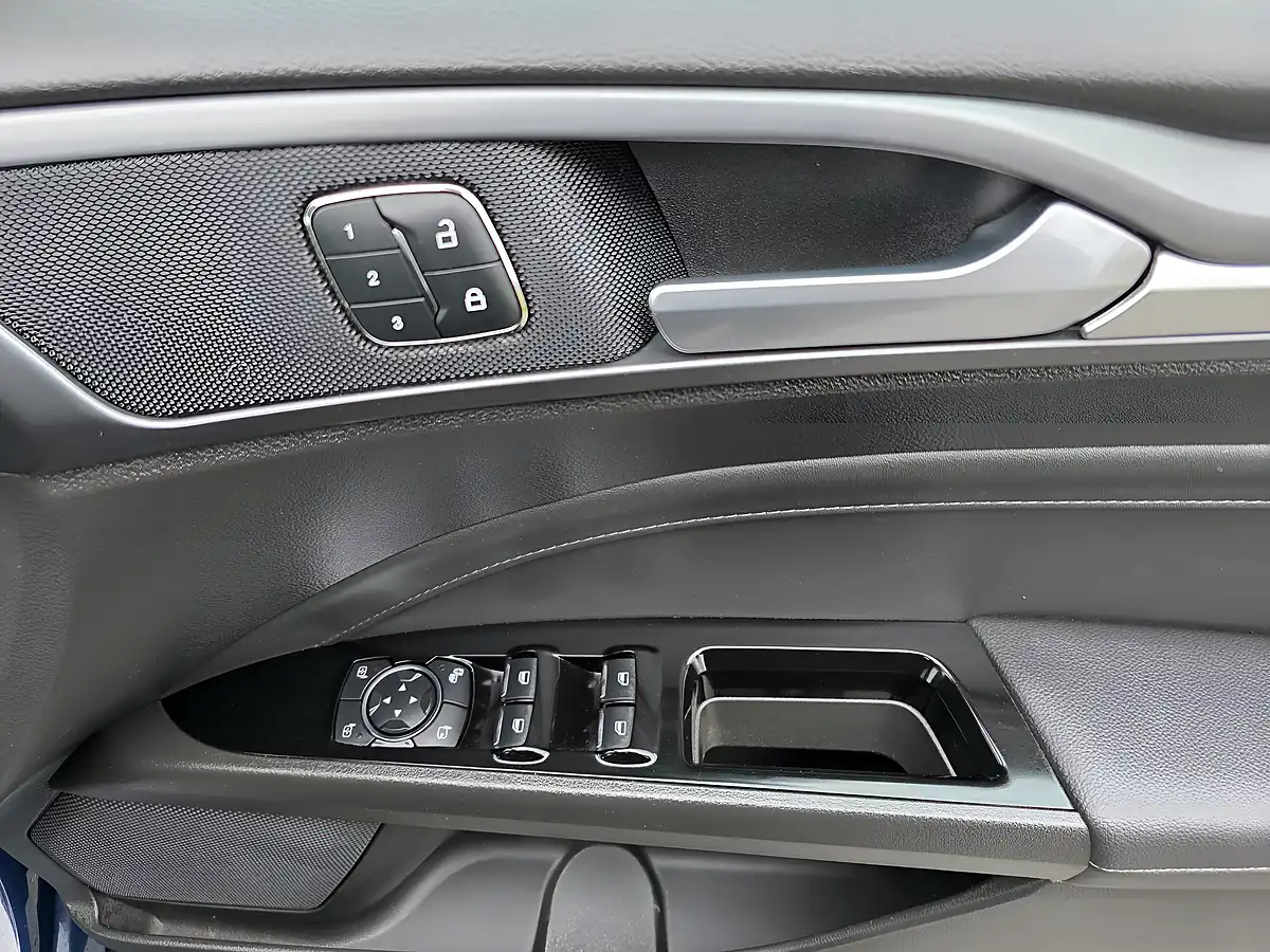 Used 2018 Ford Mondeo Titanium Edition Blue - Interior and Exterior details 10