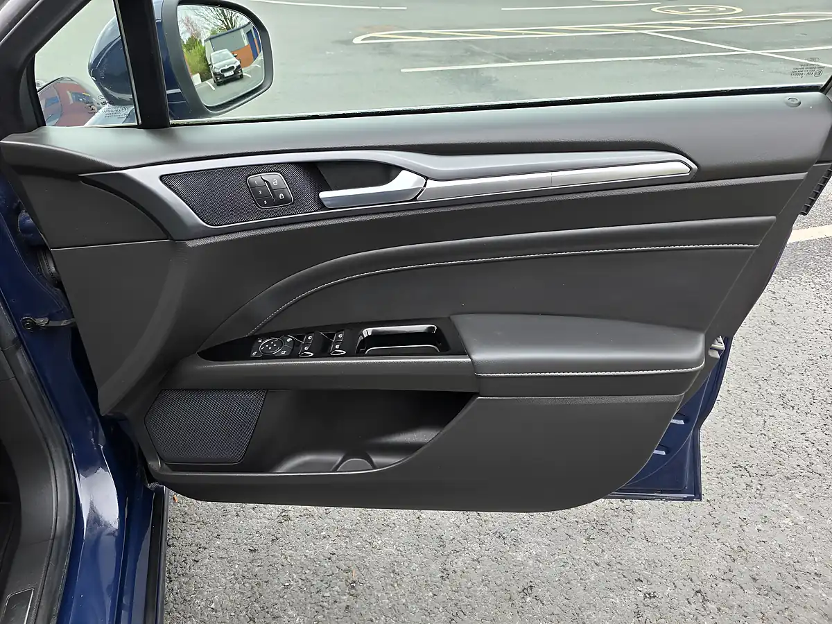 Used 2018 Ford Mondeo Titanium Edition Blue - Interior and Exterior details 15