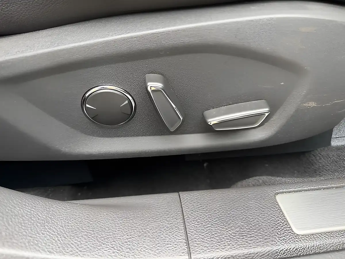 Used 2018 Ford Mondeo Titanium Grey - Interior and Exterior details 16
