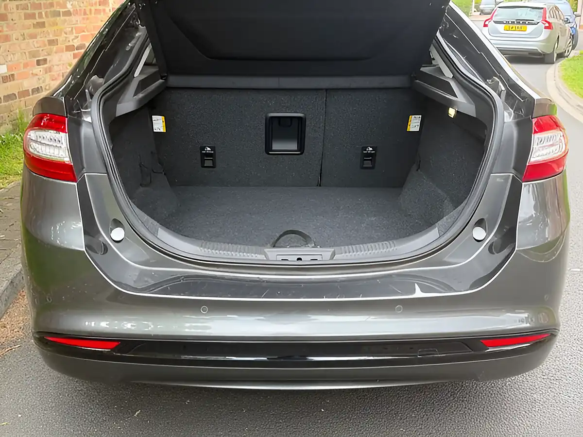 Used 2018 Ford Mondeo Titanium Grey - Interior and Exterior details 17