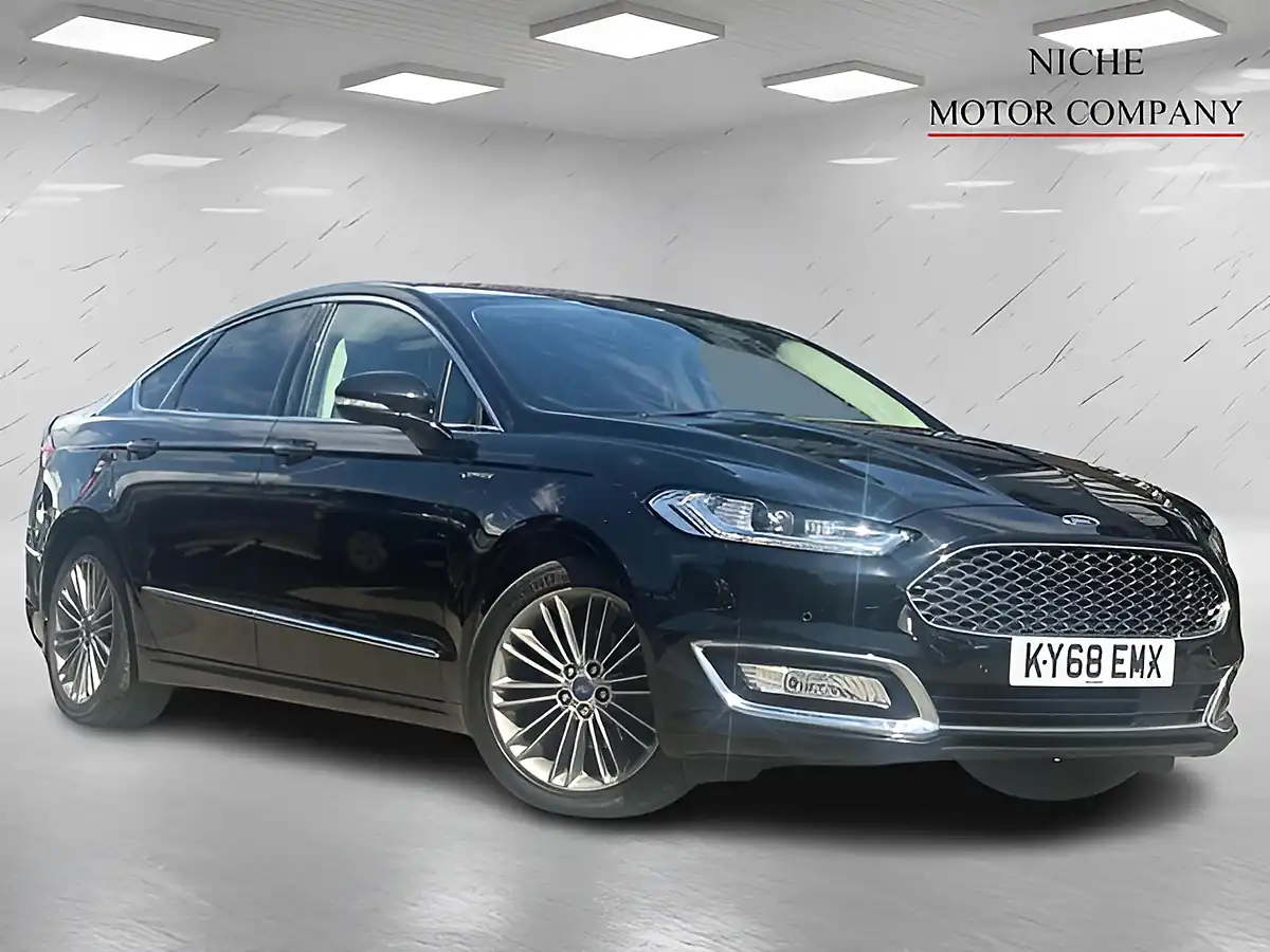 Used 2018 Ford Mondeo Vignale Black - Front View