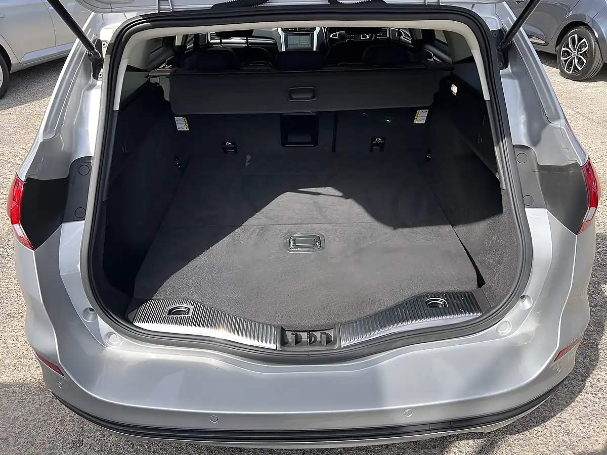Used 2018 Ford Mondeo Zetec Edition Moondust Silver Met - Interior and Exterior details 17