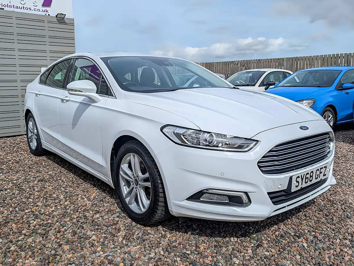 Used 2018 Ford Mondeo Zetec Edition White - Front View