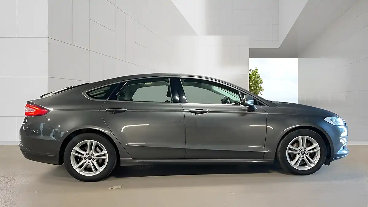 Used 2018 Ford Mondeo Zetec Grey - Interior and Exterior details 5