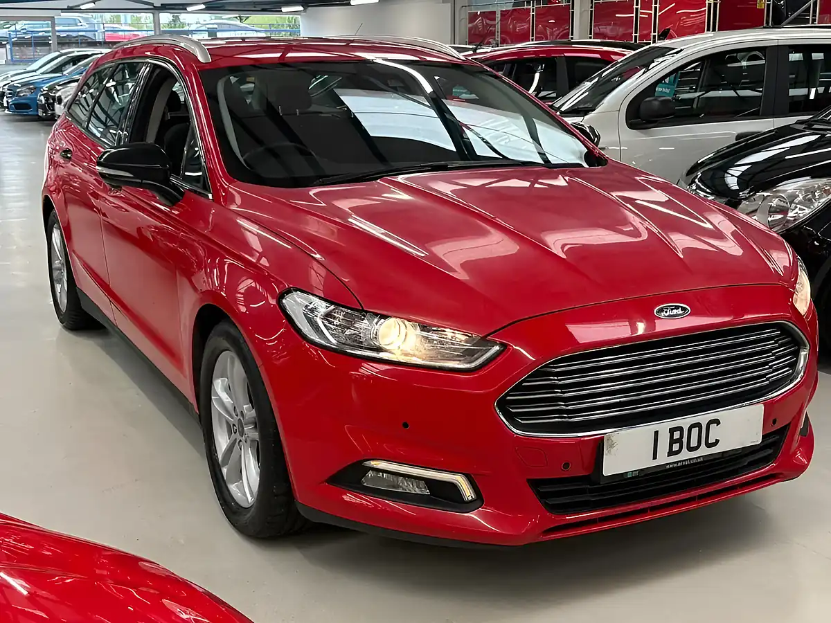 Used 2018 Ford Mondeo Zetec Red - Front View