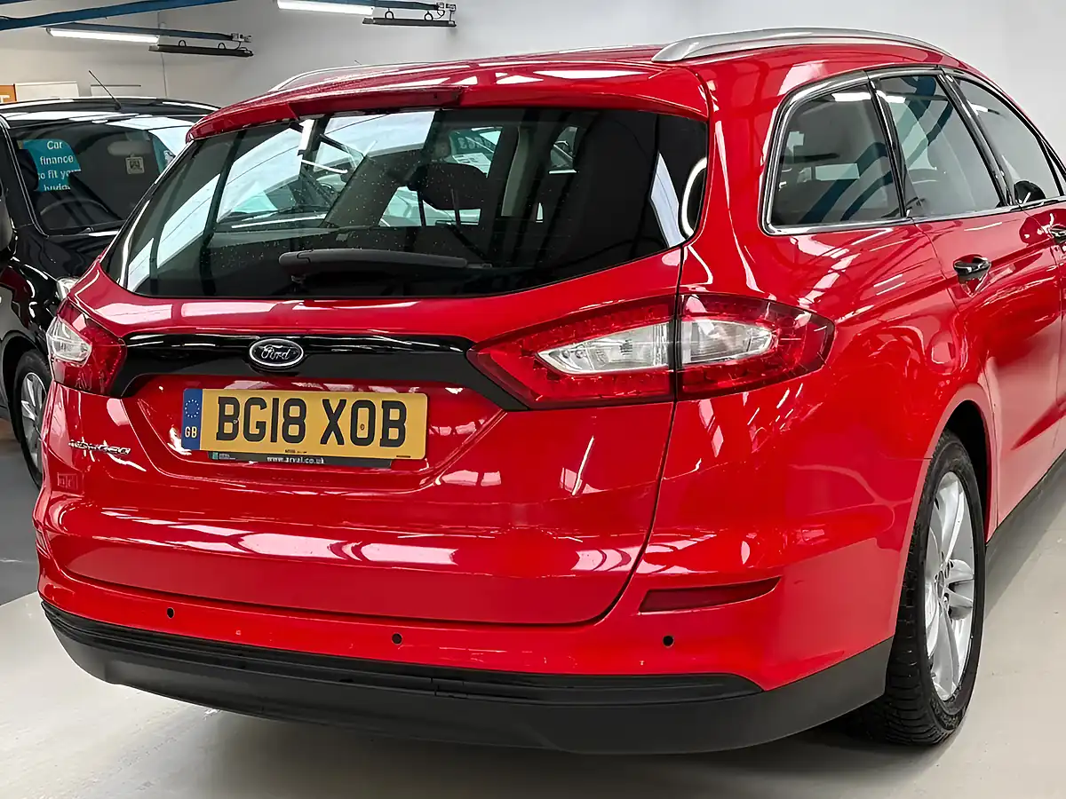 Used 2018 Ford Mondeo Zetec Red - Interior and Exterior details 10