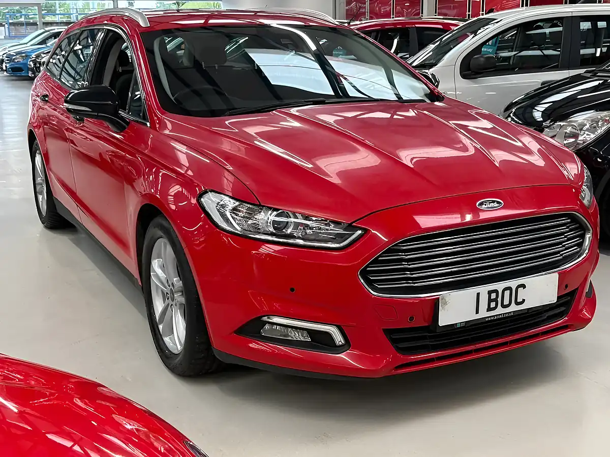 Used 2018 Ford Mondeo Zetec Red - Interior and Exterior details 5