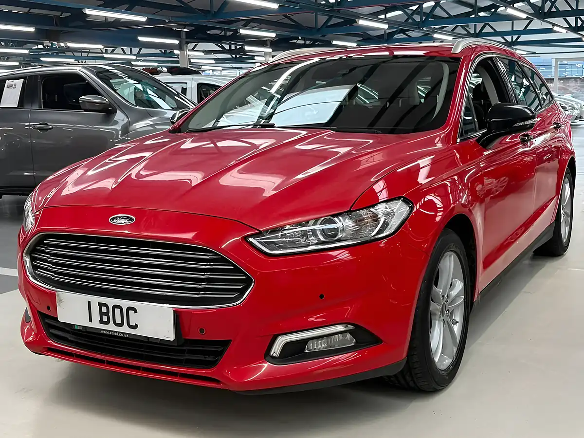 Used 2018 Ford Mondeo Zetec Red - Interior and Exterior details 7