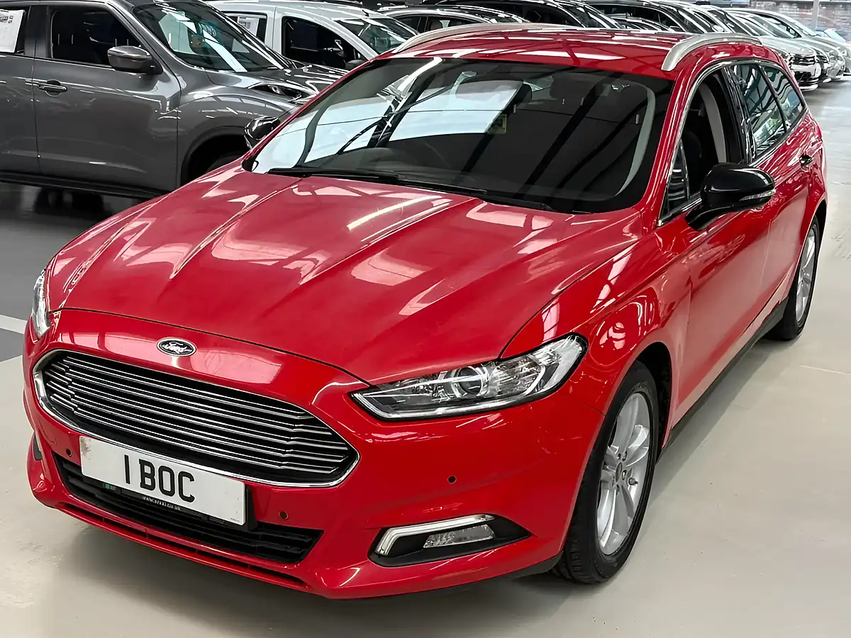 Used 2018 Ford Mondeo Zetec Red - Interior and Exterior details 8