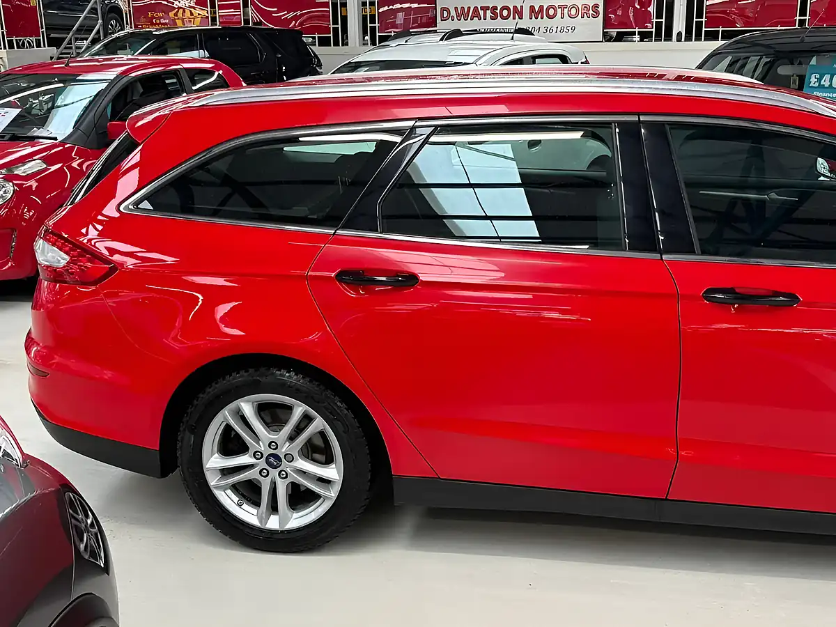 Used 2018 Ford Mondeo Zetec Red - Interior and Exterior details 9