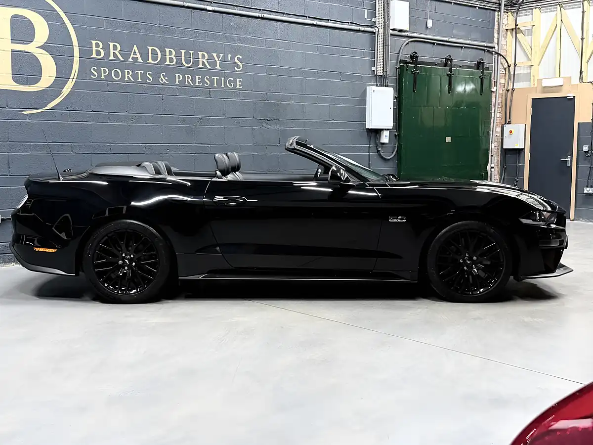 Used 2018 Ford Mustang GT Black - Interior and Exterior details 13