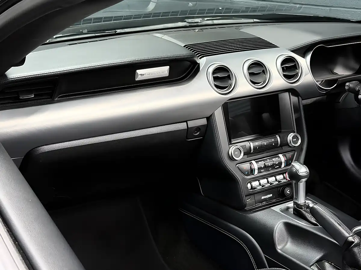 Used 2018 Ford Mustang GT Black - Interior and Exterior details 17