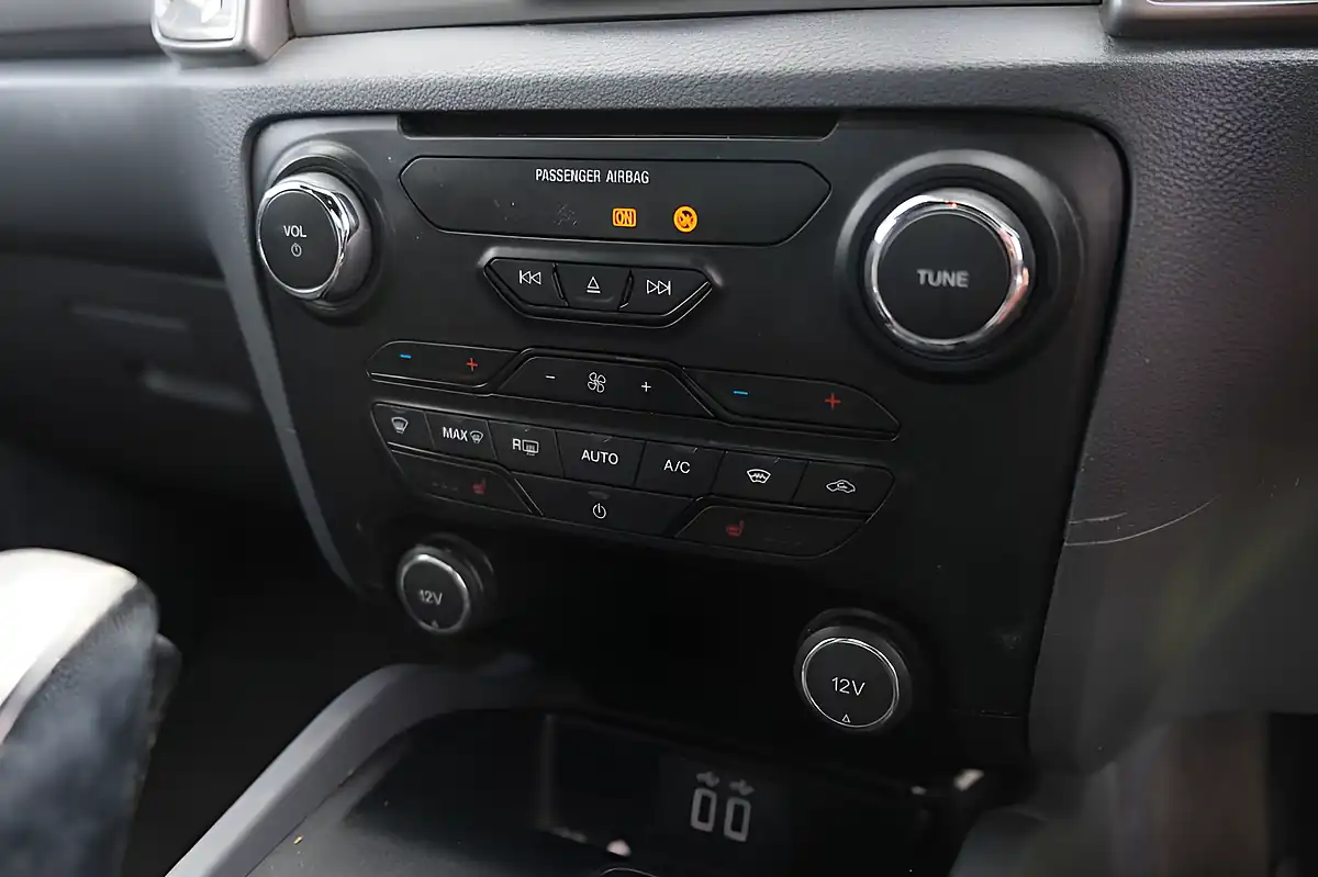Used 2018 Ford Ranger Limited 1 Black - Interior and Exterior details 18