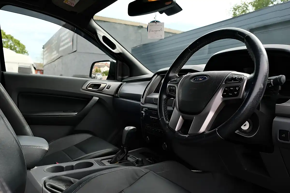 Used 2018 Ford Ranger Limited 1 Black - Interior and Exterior details 8