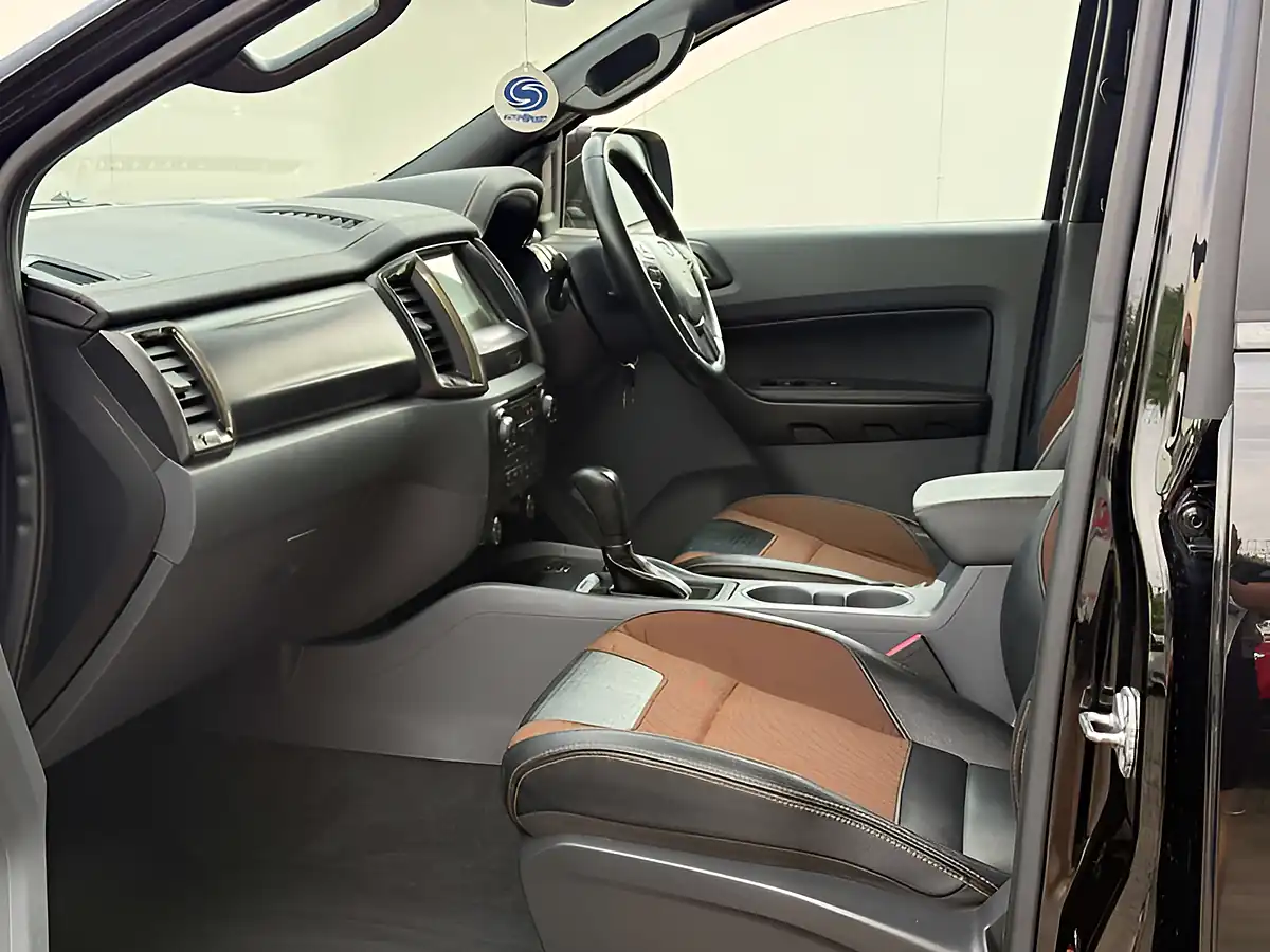 Used 2018 Ford Ranger Wildtrak Panther Black - Interior and Exterior details 12