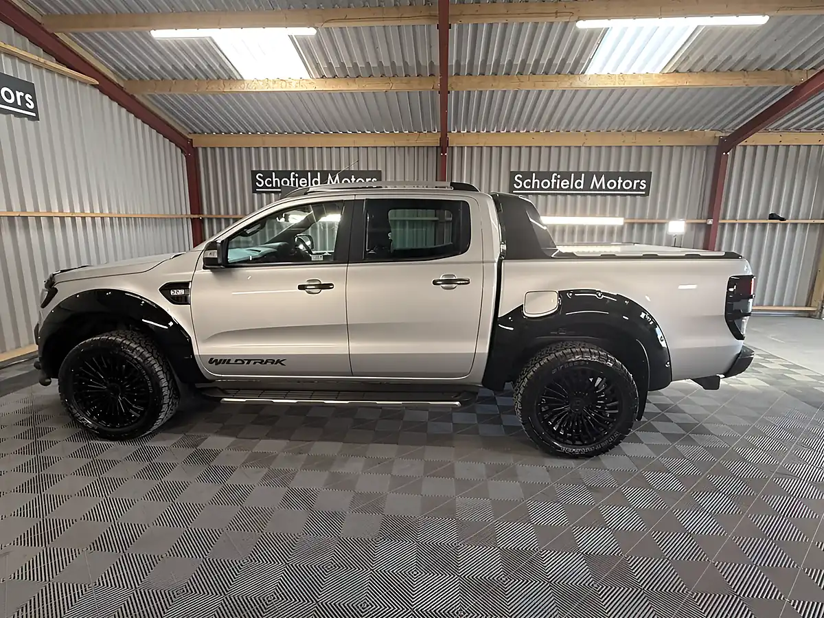 Used 2018 Ford Ranger Wildtrak Silver - Interior and Exterior details 14