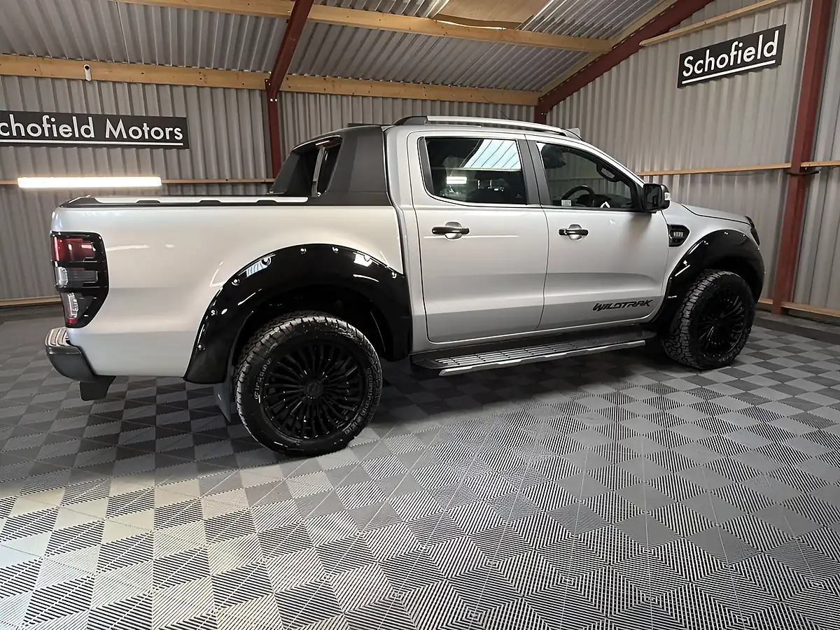 Used 2018 Ford Ranger Wildtrak Silver - Interior and Exterior details 18