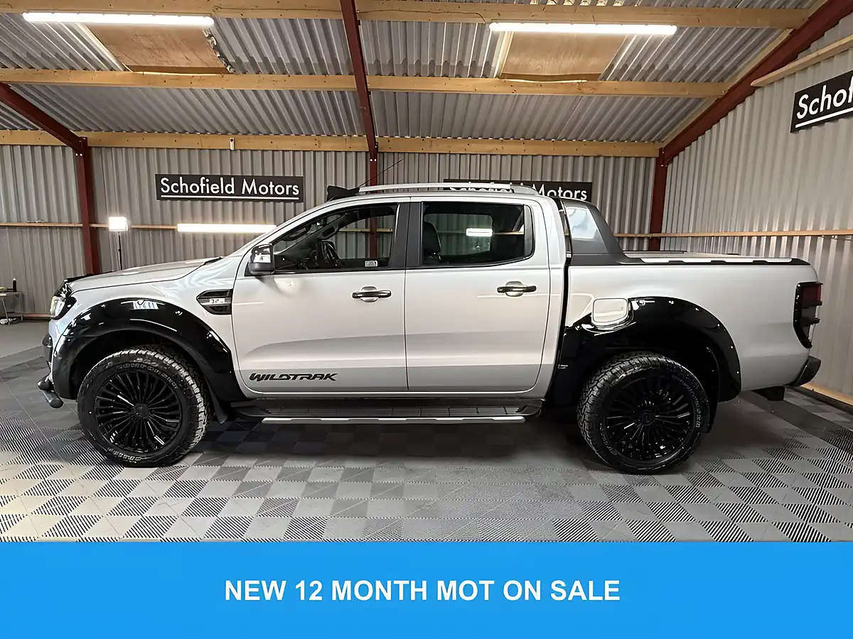 Used 2018 Ford Ranger Wildtrak Silver - Interior and Exterior details 4