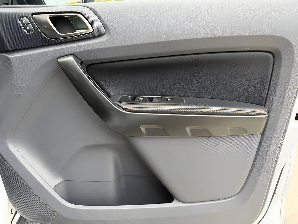 Used 2018 Ford Ranger Wildtrak White - Interior and Exterior details 16