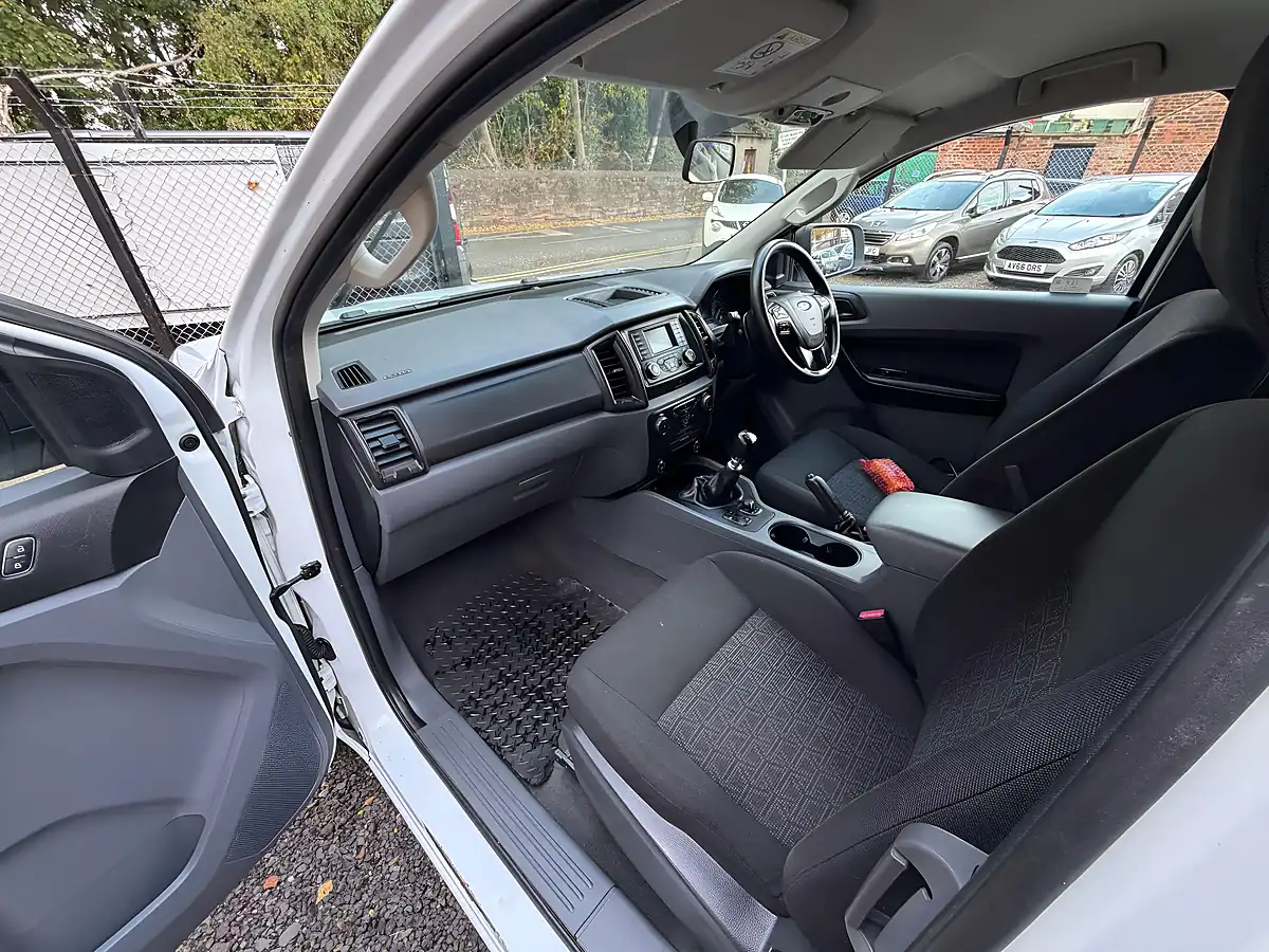 Used 2018 Ford Ranger Xl Extra Cab Tipper Dropside White - Interior and Exterior details 12