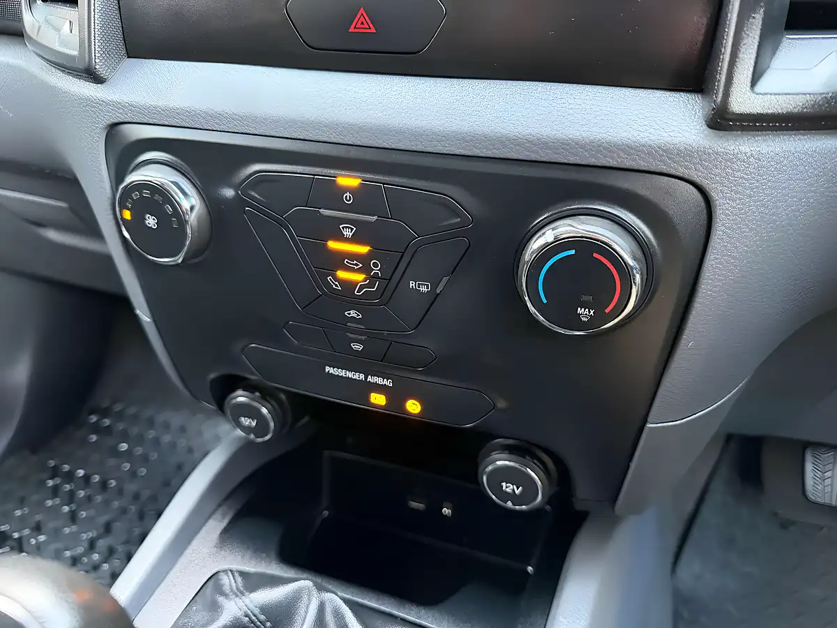 Used 2018 Ford Ranger Xl Extra Cab Tipper Dropside White - Interior and Exterior details 18