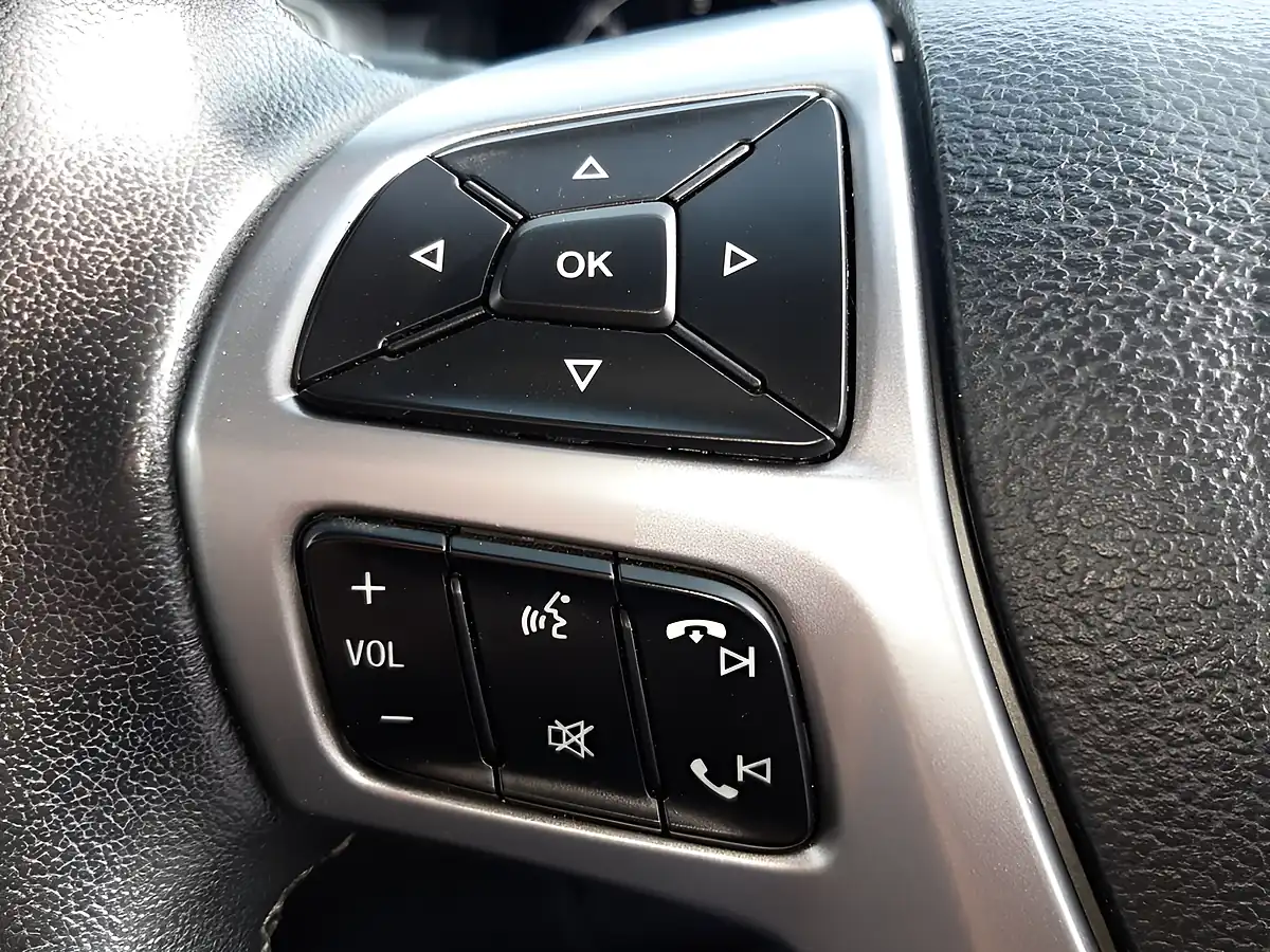 Used 2018 Ford Ranger Xlt White - Interior and Exterior details 15