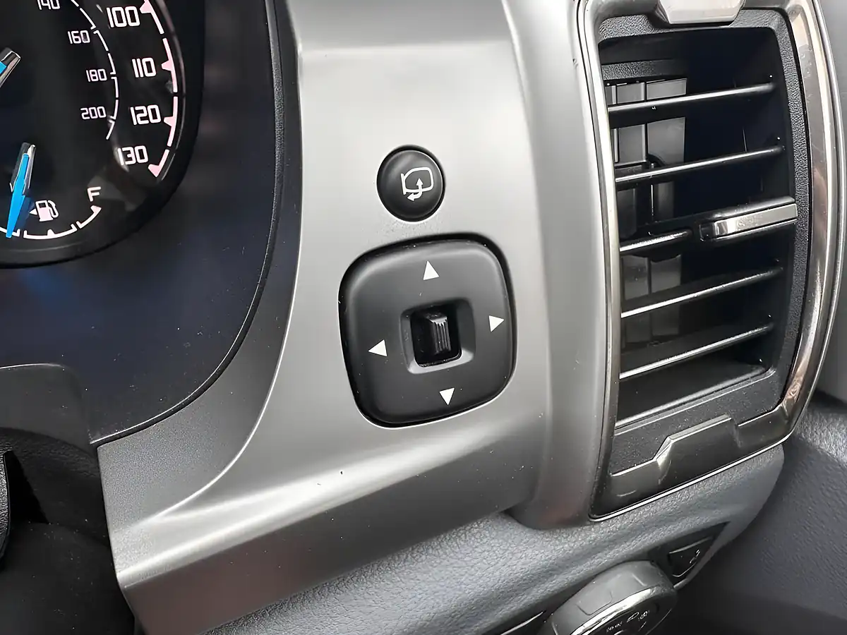 Used 2018 Ford Ranger Xlt White - Interior and Exterior details 17