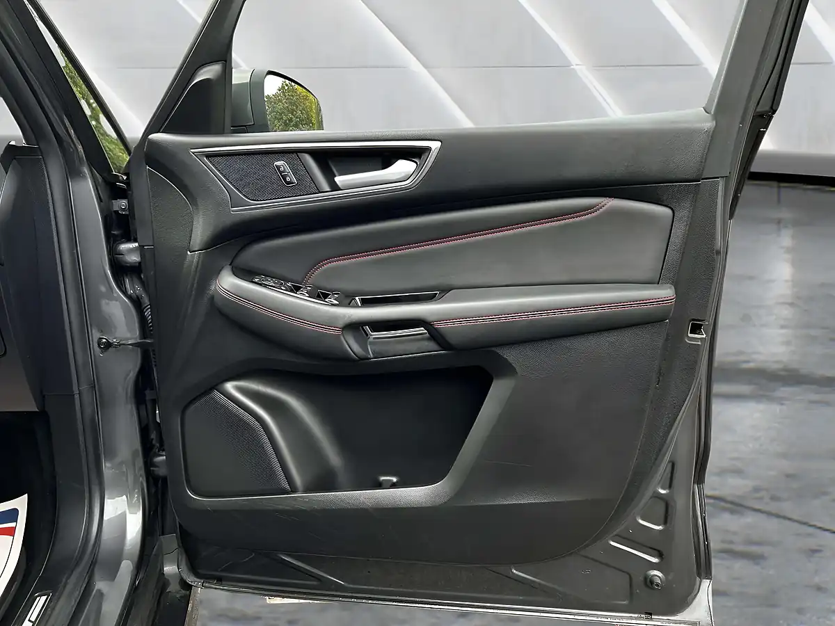 Used 2018 Ford S-Max ST-Line Grey - Interior and Exterior details 12
