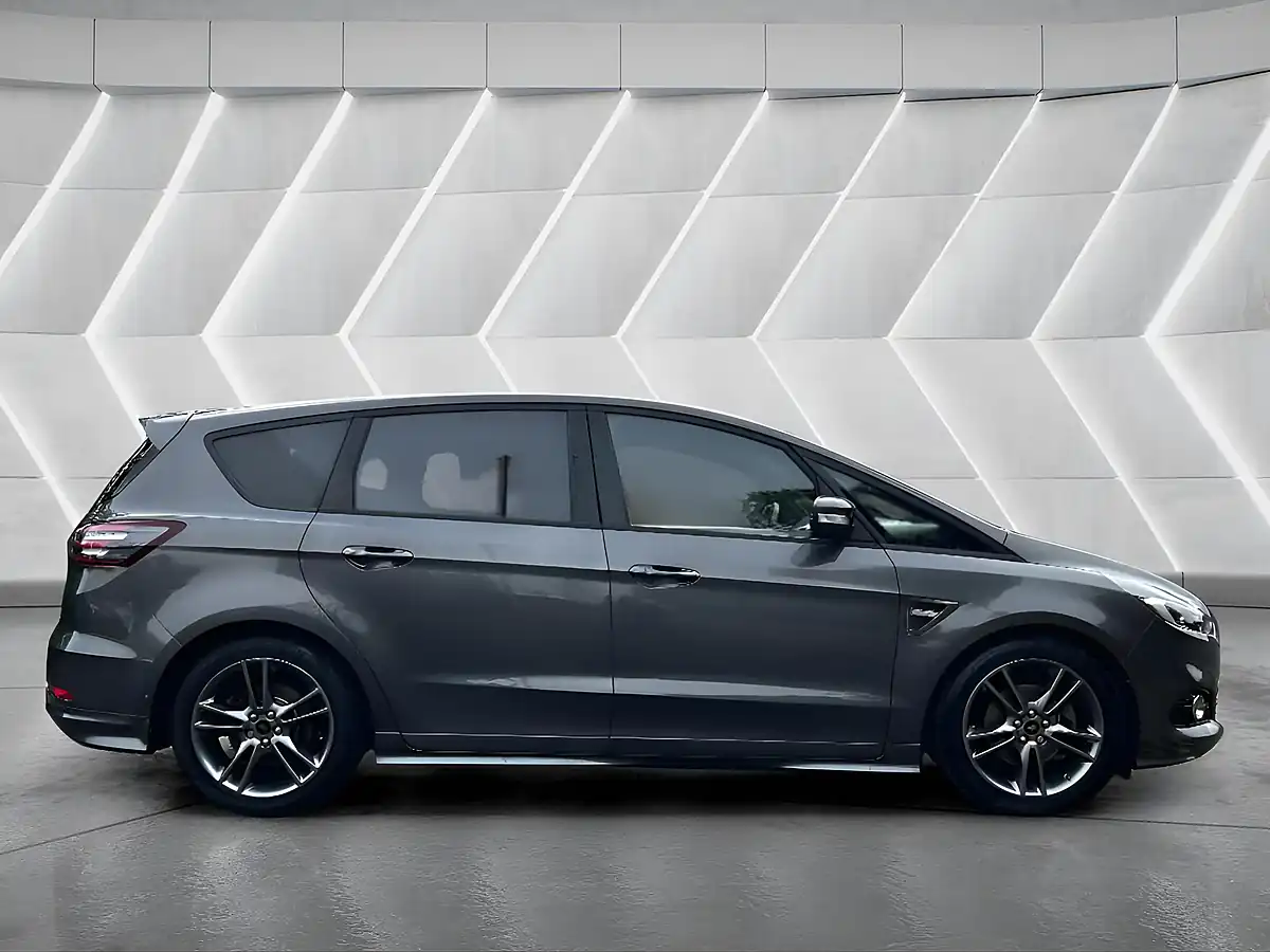 Used 2018 Ford S-Max ST-Line Grey - Interior and Exterior details 5