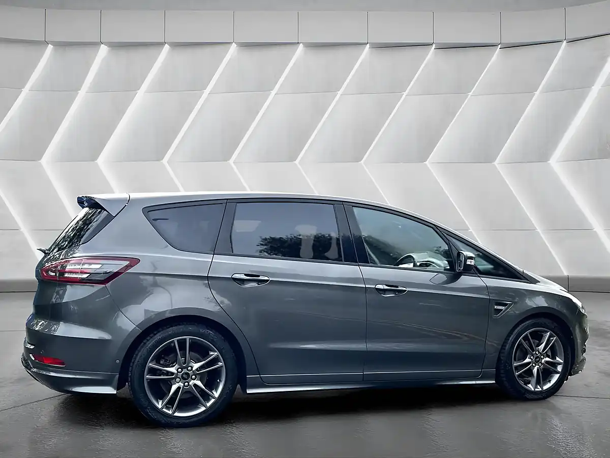 Used 2018 Ford S-Max ST-Line Grey - Interior and Exterior details 6