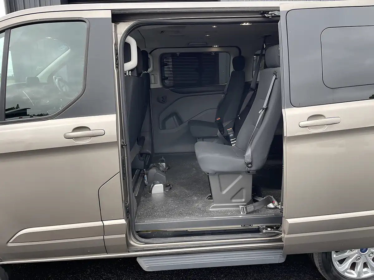 Used 2018 Ford Tourneo Custom Independence RS Gold - Interior and Exterior details 14