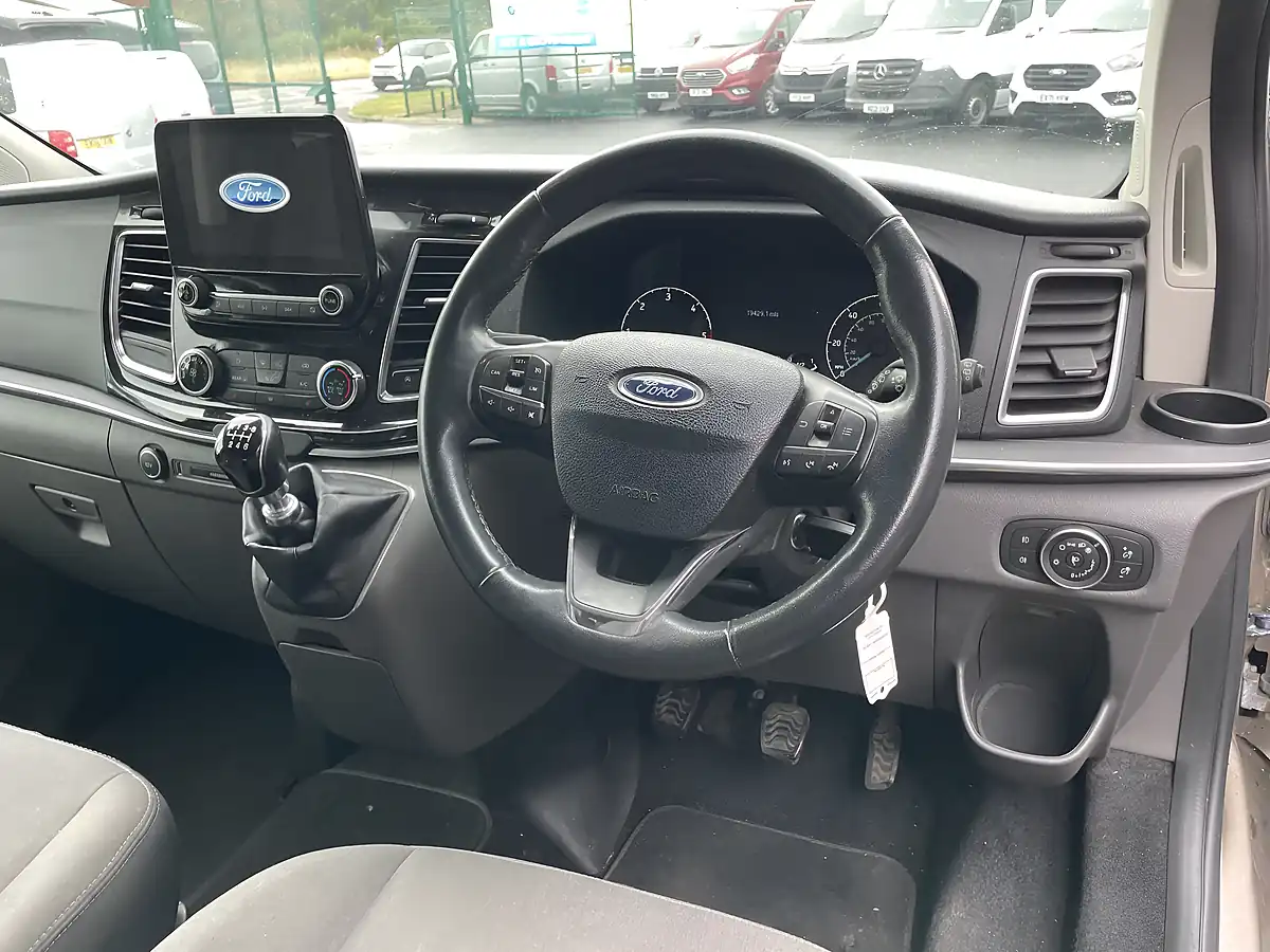 Used 2018 Ford Tourneo Custom Independence RS Gold - Interior and Exterior details 7
