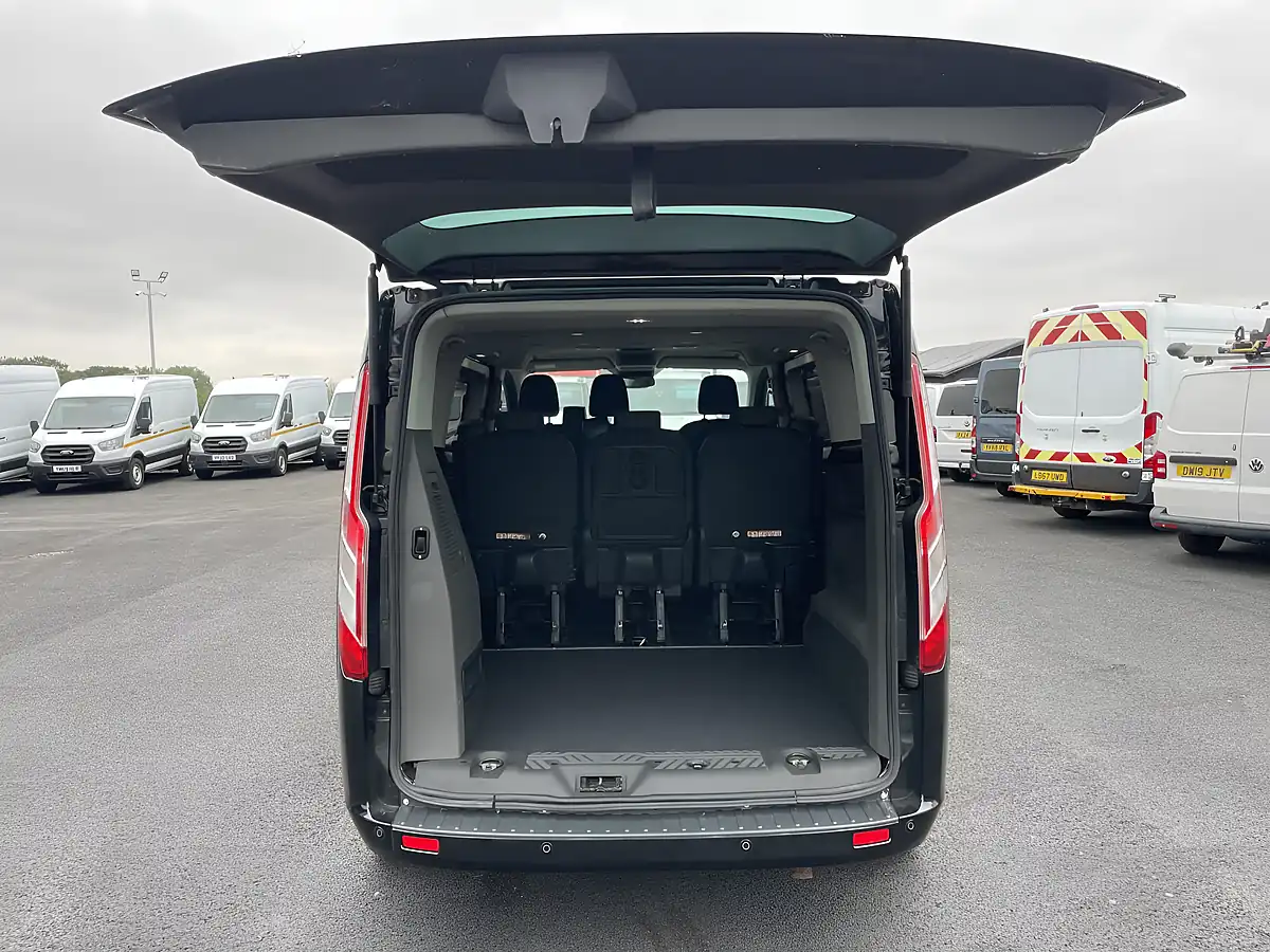 Used 2018 Ford Tourneo Custom Titanium Black - Interior and Exterior details 12