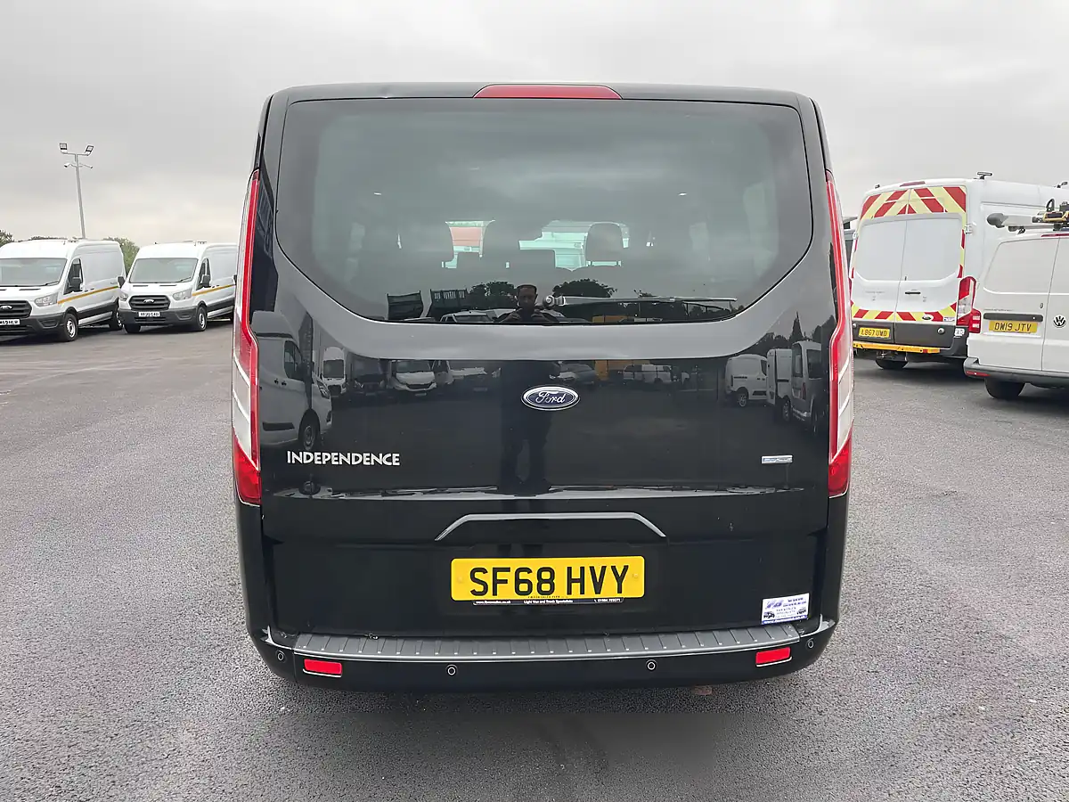 Used 2018 Ford Tourneo Custom Titanium Black - Interior and Exterior details 5