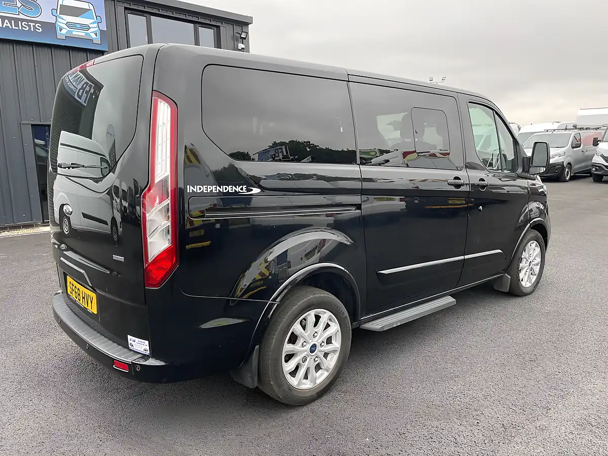 Used 2018 Ford Tourneo Custom Titanium Black - Interior and Exterior details 6