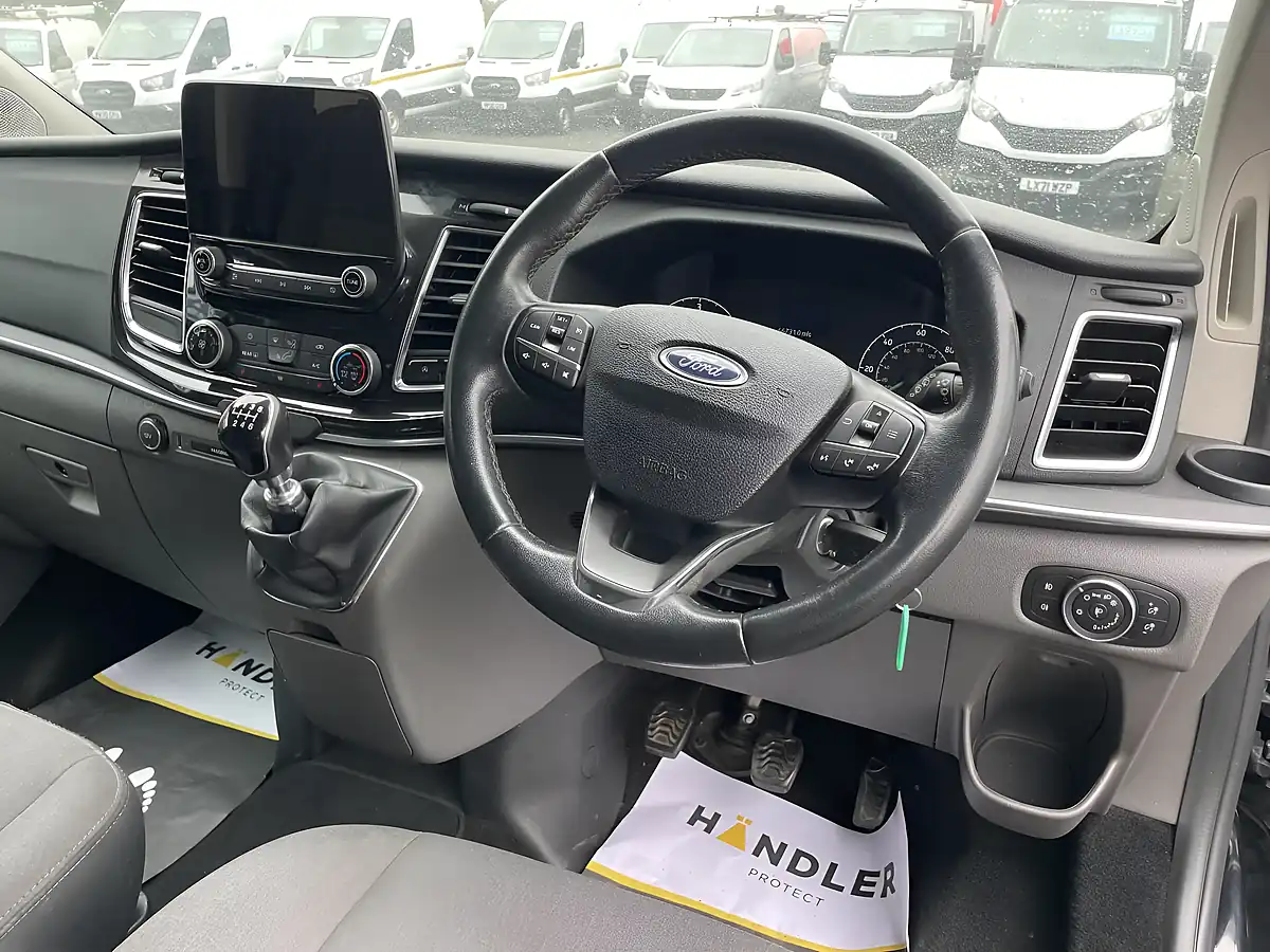 Used 2018 Ford Tourneo Custom Titanium Black - Interior and Exterior details 7