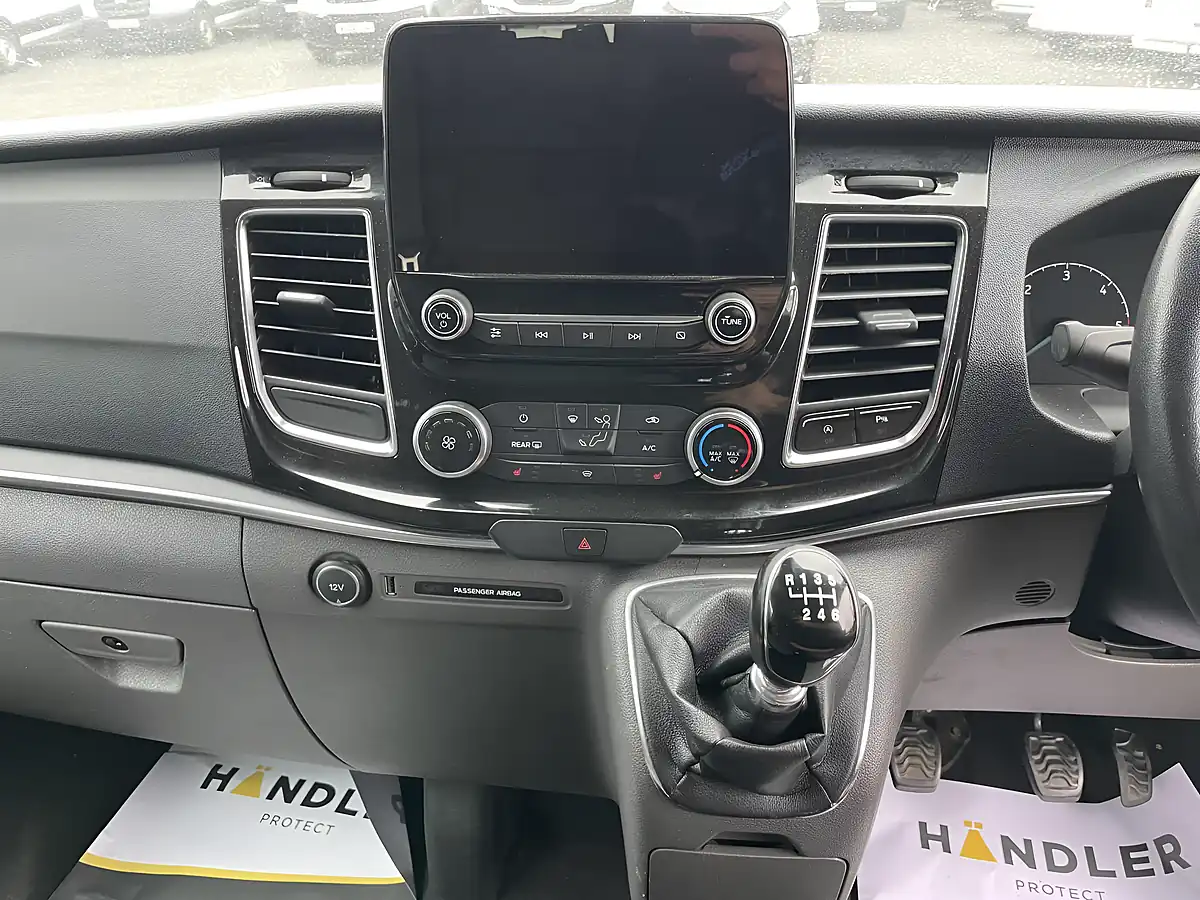 Used 2018 Ford Tourneo Custom Titanium Black - Interior and Exterior details 8