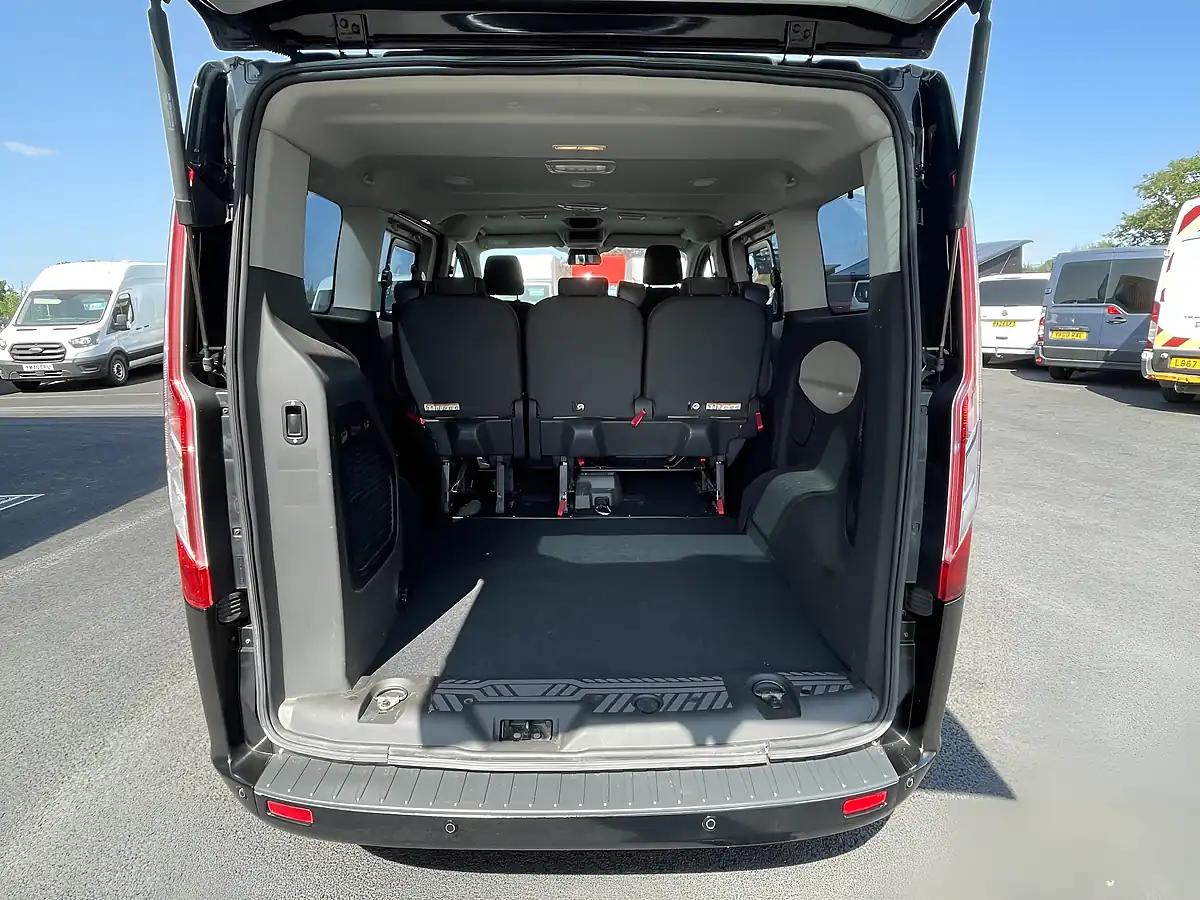 Used 2018 Ford Tourneo Custom Titanium Black - Interior and Exterior details 12