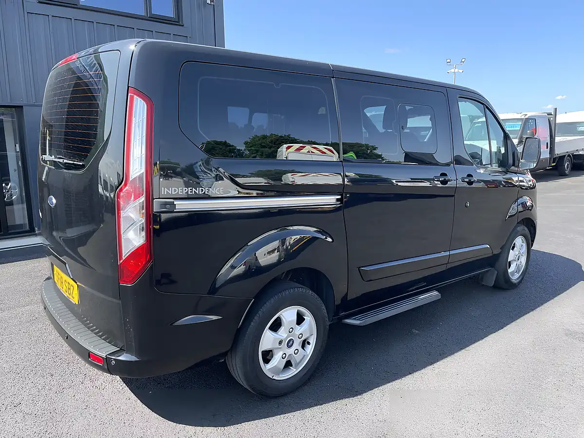 Used 2018 Ford Tourneo Custom Titanium Black - Interior and Exterior details 6