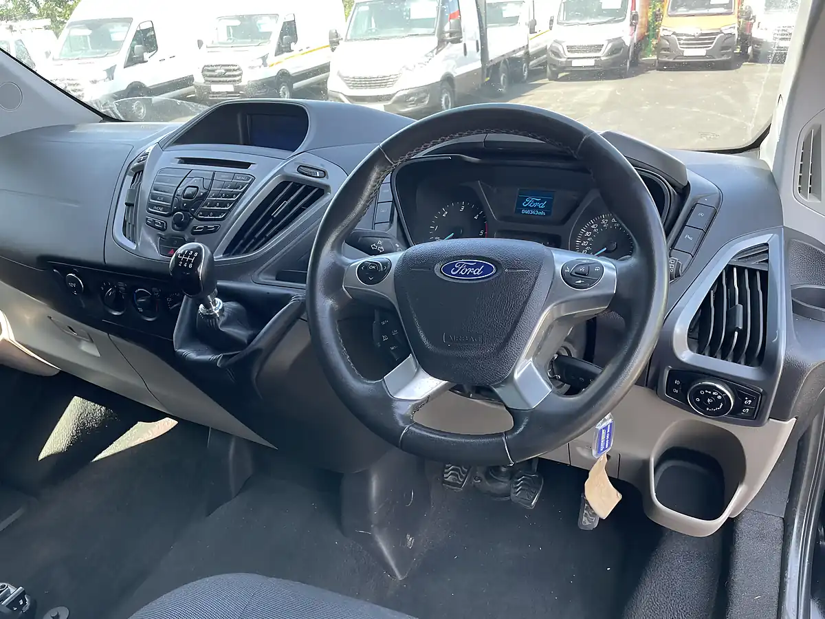 Used 2018 Ford Tourneo Custom Titanium Black - Interior and Exterior details 7