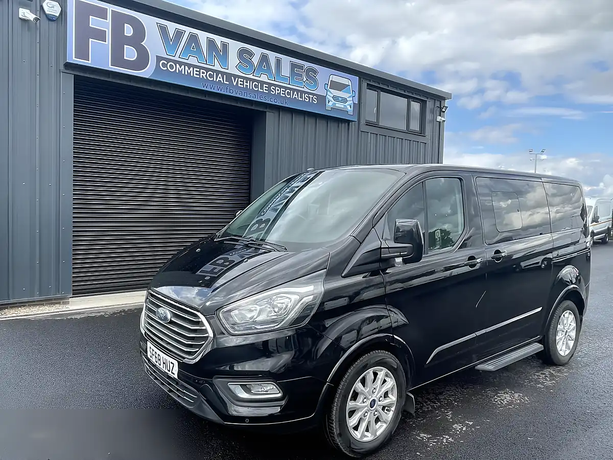 Used 2018 Ford Tourneo Custom Titanium Black - Front View