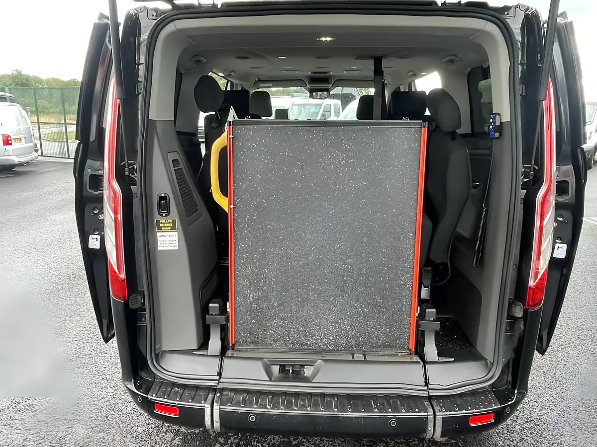 Used 2018 Ford Tourneo Custom Titanium Black - Interior and Exterior details 10