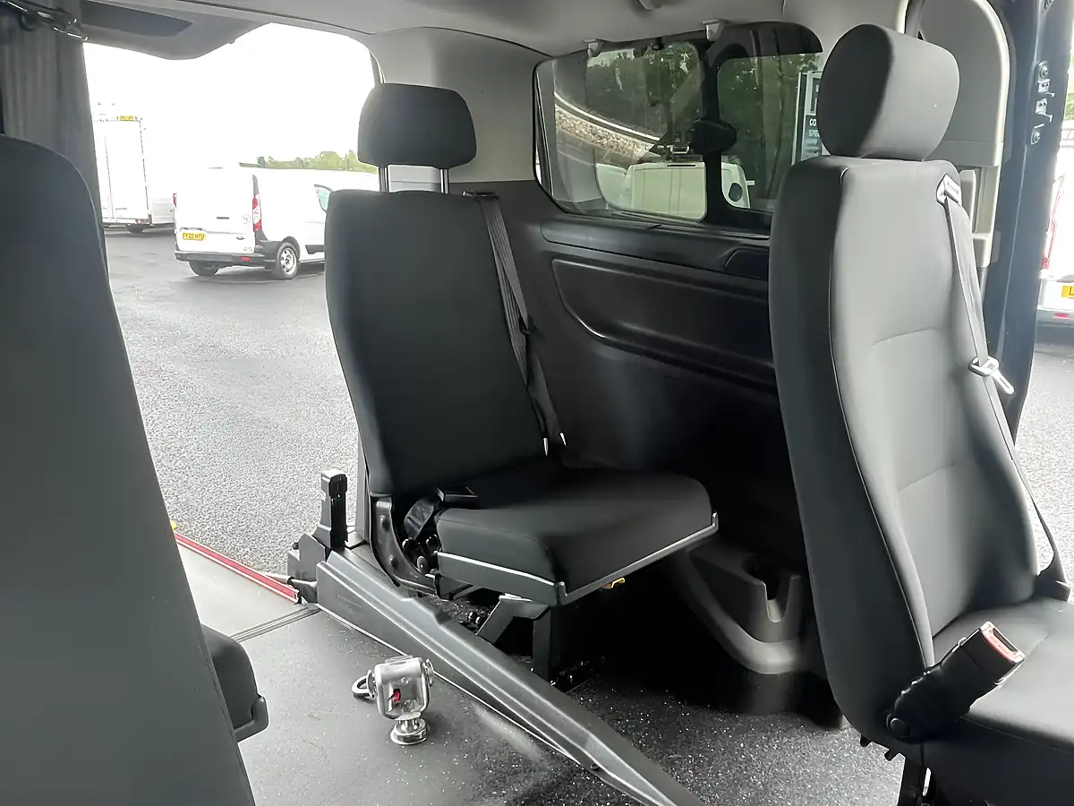 Used 2018 Ford Tourneo Custom Titanium Black - Interior and Exterior details 13