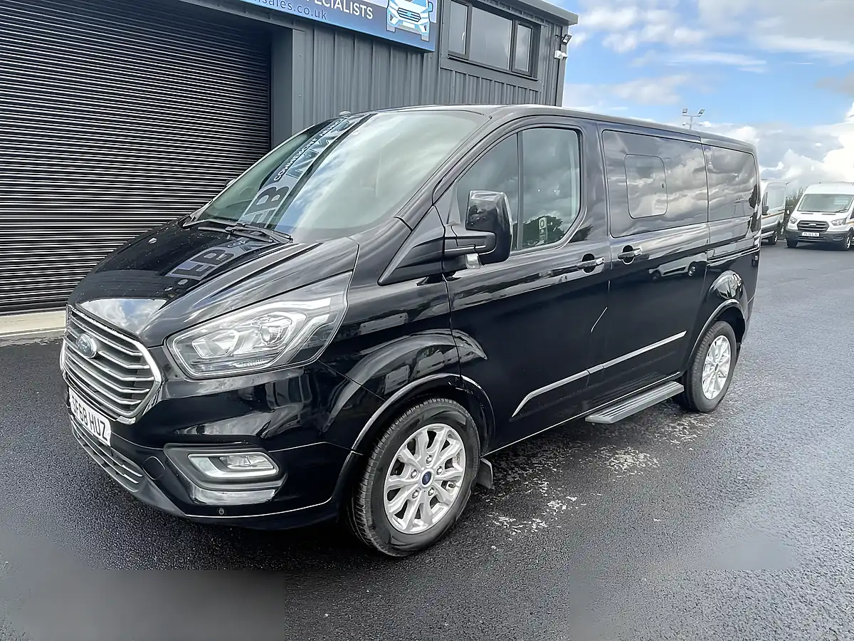 Used 2018 Ford Tourneo Custom Titanium Black - Interior and Exterior details 3